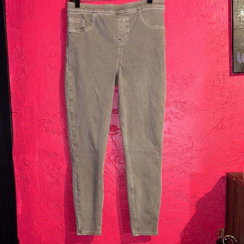 SPANX Women's Skinny jegging Jeans in Gray. XL.